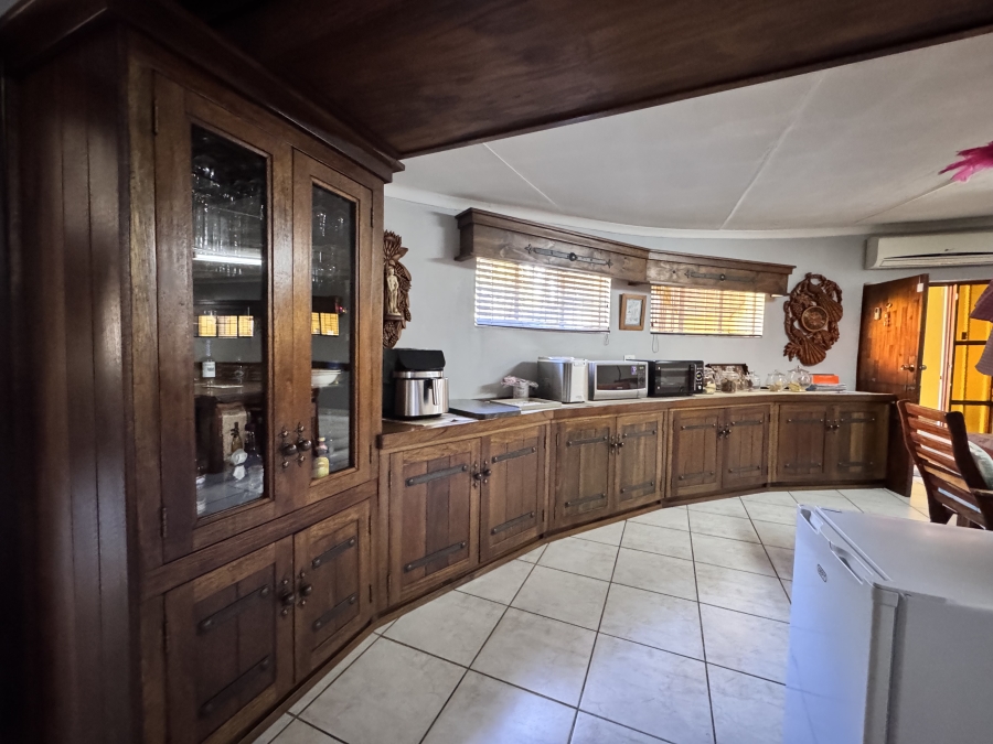 8 Bedroom Property for Sale in Meiringspark North West